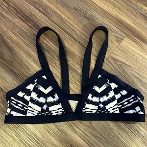 Black & white bikini top trippy
